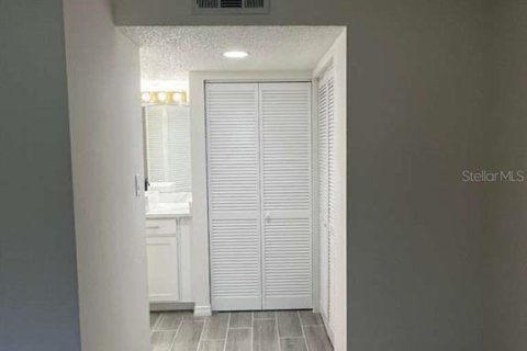 Apartment in Port Charlotte, Florida 2 bedrooms, 77.85 sq.m. № 2108457 - photo 14
