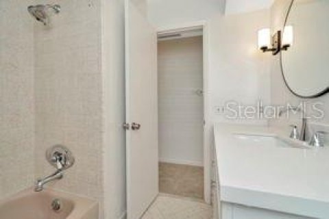 Villa ou maison à vendre à Clearwater, Floride: 2 chambres, 89.28 m2 № 1608126 - photo 16