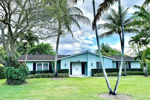 Casa en venta en Palmetto Bay, Florida, 4 dormitorios, 208.38 m2 № 1697096 - foto 1