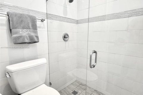 Casa en venta en Palmetto Bay, Florida, 4 dormitorios, 208.38 m2 № 1697096 - foto 17
