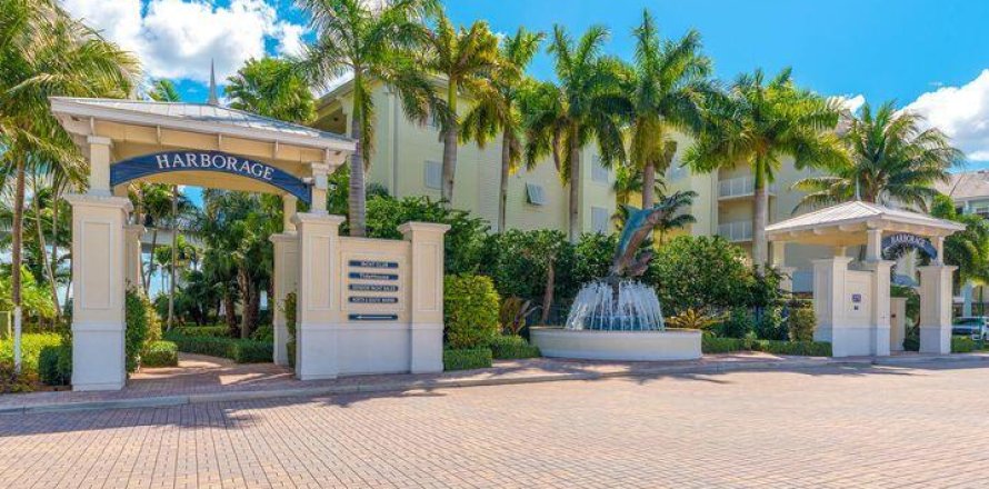 Condominio en Stuart, Florida, 3 dormitorios № 959168