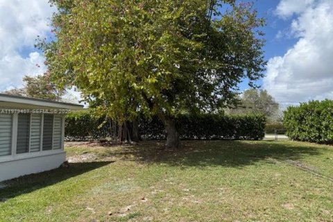 Villa ou maison à louer à Miami, Floride: 4 chambres, 142.98 m2 № 2046050 - photo 28