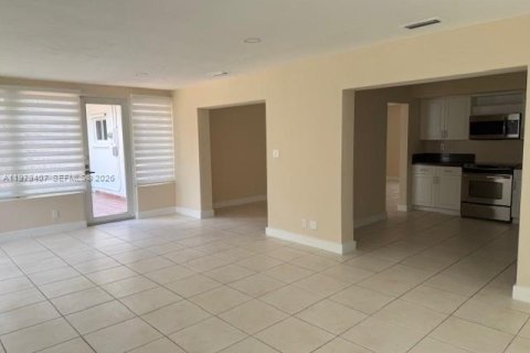 Villa ou maison à louer à Miami, Floride: 4 chambres, 142.98 m2 № 2046050 - photo 16