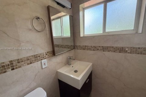 Villa ou maison à louer à Miami, Floride: 4 chambres, 142.98 m2 № 2046050 - photo 24