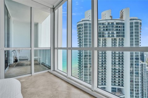 Condo in Sunny Isles Beach, Florida, 2 bedrooms № 2252004 - photo 20