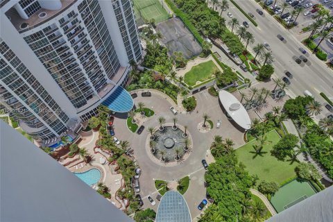 Condo in Sunny Isles Beach, Florida, 2 bedrooms № 2252004 - photo 15