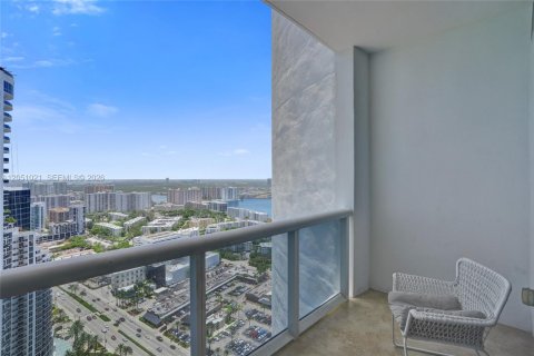 Condo in Sunny Isles Beach, Florida, 2 bedrooms № 2252004 - photo 29
