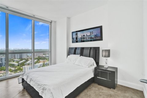 Condo in Sunny Isles Beach, Florida, 2 bedrooms № 2252004 - photo 16