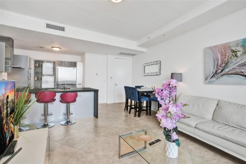 Condo in Sunny Isles Beach, Florida, 2 bedrooms № 2252004 - photo 10