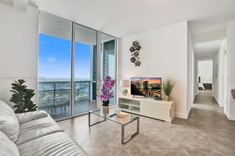 Condo in Sunny Isles Beach, Florida, 2 bedrooms № 2252004 - photo 8