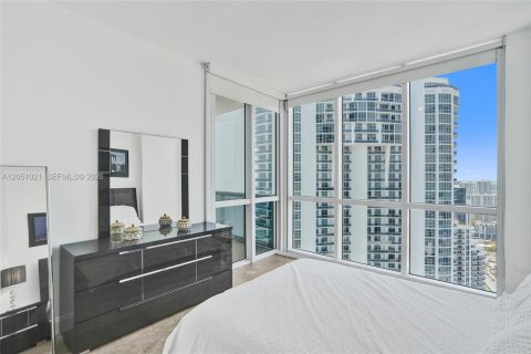 Condo in Sunny Isles Beach, Florida, 2 bedrooms № 2252004 - photo 17