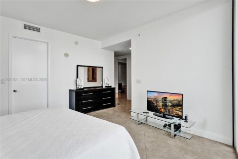 Condo in Sunny Isles Beach, Florida, 2 bedrooms № 2252004 - photo 26