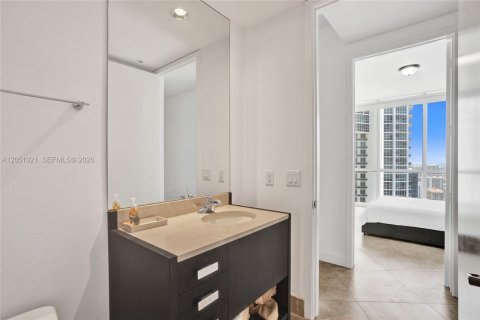 Condo in Sunny Isles Beach, Florida, 2 bedrooms № 2252004 - photo 22