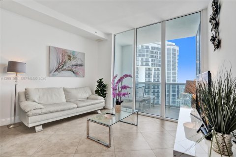 Condo in Sunny Isles Beach, Florida, 2 bedrooms № 2252004 - photo 7