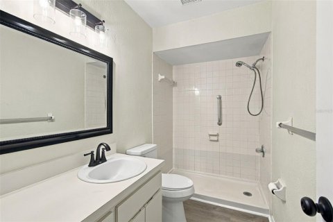 Immobilier commercial à vendre à Tampa, Floride: 5 chambres, 247.68 m2 № 2387559 - photo 20