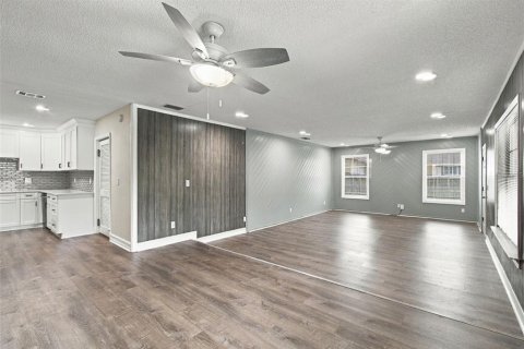 Immobilier commercial à vendre à Tampa, Floride: 5 chambres, 247.68 m2 № 2387559 - photo 6