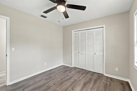 Immobilier commercial à vendre à Tampa, Floride: 5 chambres, 247.68 m2 № 2387559 - photo 17