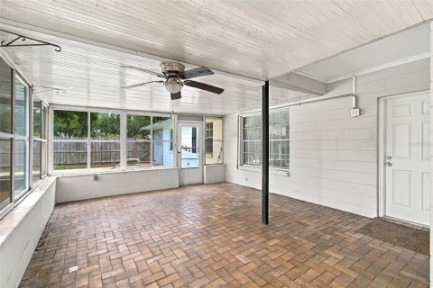 Immobilier commercial à vendre à Tampa, Floride: 5 chambres, 247.68 m2 № 2387559 - photo 24