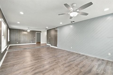 Immobilier commercial à vendre à Tampa, Floride: 5 chambres, 247.68 m2 № 2387559 - photo 26