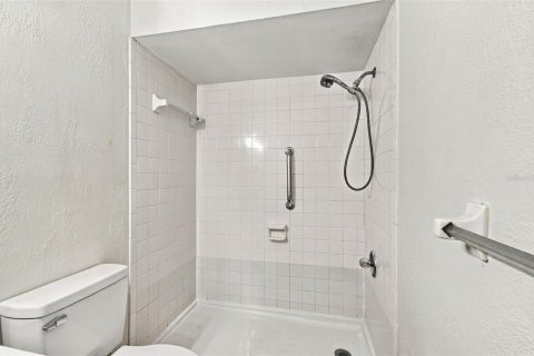 Immobilier commercial à vendre à Tampa, Floride: 5 chambres, 247.68 m2 № 2387559 - photo 15