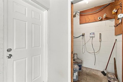 Immobilier commercial à vendre à Tampa, Floride: 5 chambres, 247.68 m2 № 2387559 - photo 11