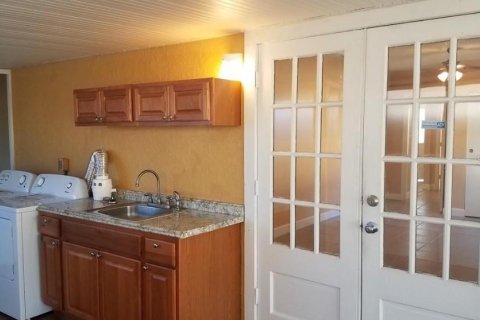 House in Tampa, Florida 2 bedrooms, 118.08 sq.m. № 2103384 - photo 12