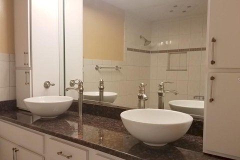 House in Tampa, Florida 2 bedrooms, 118.08 sq.m. № 2103384 - photo 8