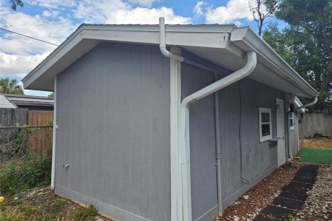House in Tampa, Florida 2 bedrooms, 118.08 sq.m. № 2103384 - photo 2