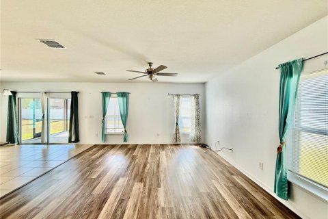 Villa ou maison à louer à Riverview, Floride: 3 chambres, 176.24 m2 № 2115994 - photo 4