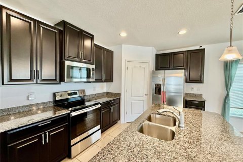 Villa ou maison à louer à Riverview, Floride: 3 chambres, 176.24 m2 № 2115994 - photo 8