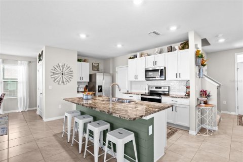 Villa ou maison à vendre à New Port Richey, Floride: 4 chambres, 209.96 m2 № 2423976 - photo 6