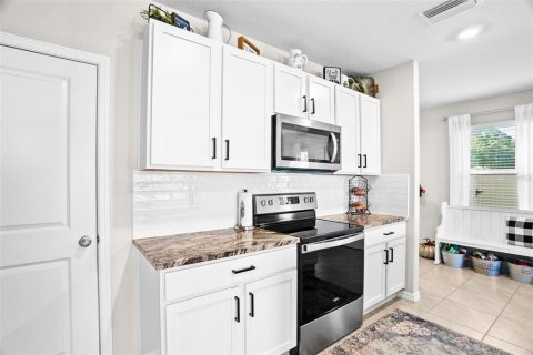 Villa ou maison à vendre à New Port Richey, Floride: 4 chambres, 209.96 m2 № 2423976 - photo 14