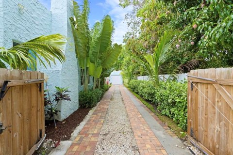 Casa en alquiler en West Palm Beach, Florida, 2 dormitorios, 106.65 m2 № 1182310 - foto 1