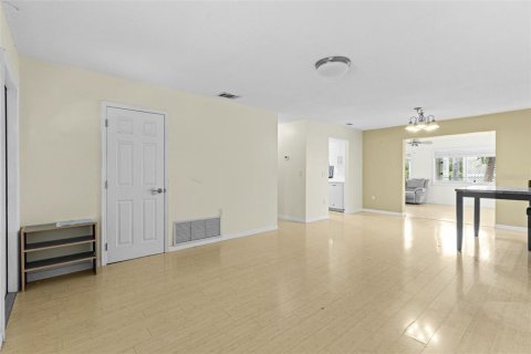 House in Venice, Florida 2 bedrooms, 117.06 sq.m. № 1903631 - photo 8