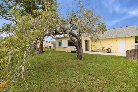 House in Venice, Florida 2 bedrooms, 117.06 sq.m. № 1903631 - photo 30