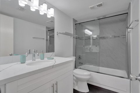 Condo in Delray Beach, Florida, 2 bedrooms  № 2082153 - photo 10