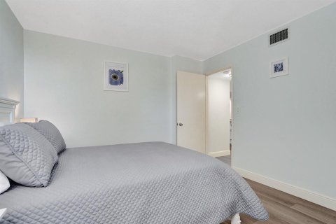 Condo in Delray Beach, Florida, 2 bedrooms  № 2082153 - photo 9