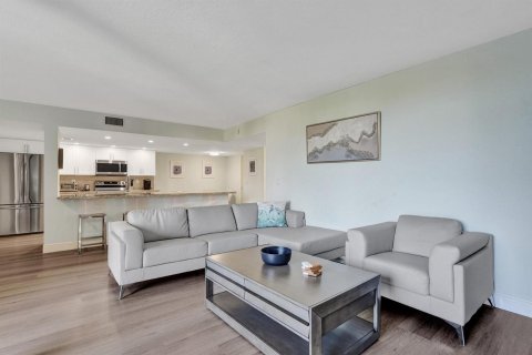 Condo in Delray Beach, Florida, 2 bedrooms  № 2082153 - photo 25