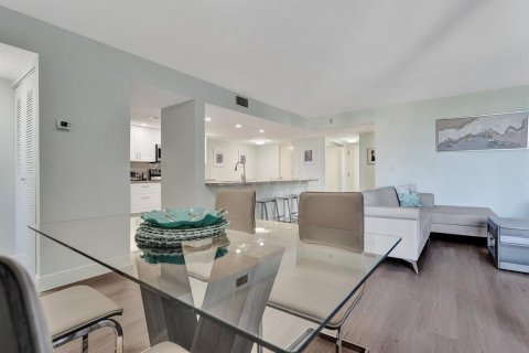 Condo in Delray Beach, Florida, 2 bedrooms  № 2082153 - photo 7