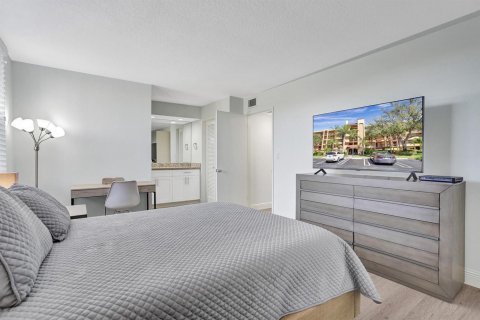 Condo in Delray Beach, Florida, 2 bedrooms  № 2082153 - photo 17