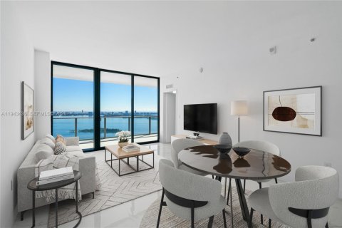 Condo in Miami, Florida, 1 bedroom  № 2000228 - photo 12
