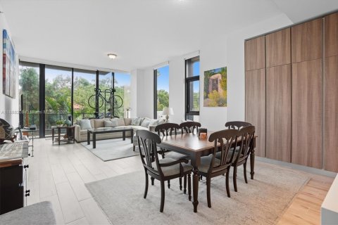 Condo in Miami, Florida, 2 bedrooms  № 1941471 - photo 8