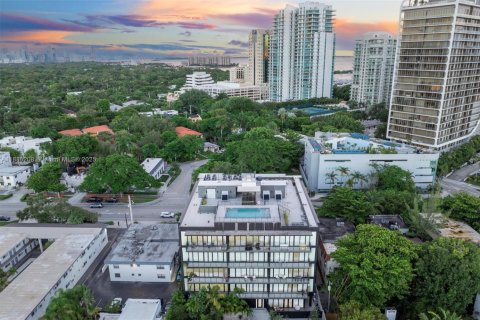 Condo in Miami, Florida, 2 bedrooms  № 1941471 - photo 29