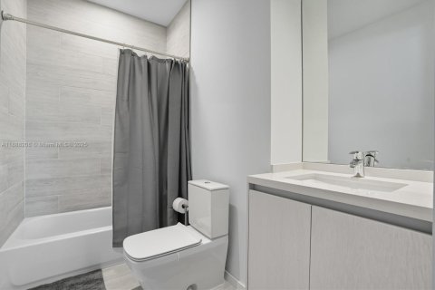 Condo in Miami, Florida, 2 bedrooms  № 1941471 - photo 20