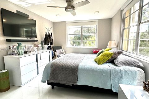 Снять в аренду кондоминиум в Майами, Флорида 2 спальни, 80.82м2, № 1925420 - фото 9