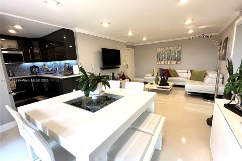 Снять в аренду кондоминиум в Майами, Флорида 2 спальни, 80.82м2, № 1925420 - фото 6