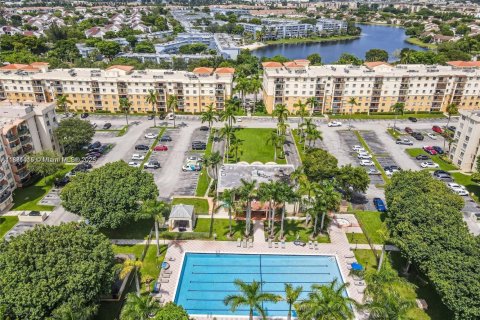Снять в аренду кондоминиум в Майами, Флорида 2 спальни, 80.82м2, № 1925420 - фото 22