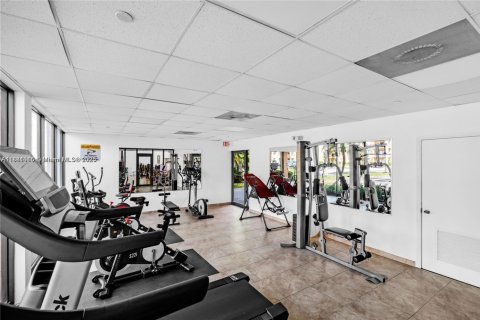 Снять в аренду кондоминиум в Майами, Флорида 2 спальни, 80.82м2, № 1925420 - фото 26