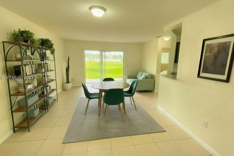 Купить кондоминиум в Окленд-Парк, Флорида 2 спальни, 94.76м2, № 1989410 - фото 11