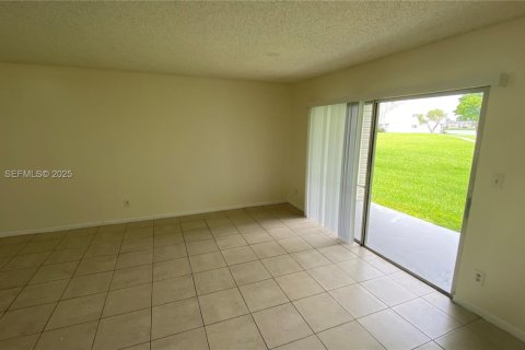 Купить кондоминиум в Окленд-Парк, Флорида 2 спальни, 94.76м2, № 1989410 - фото 16